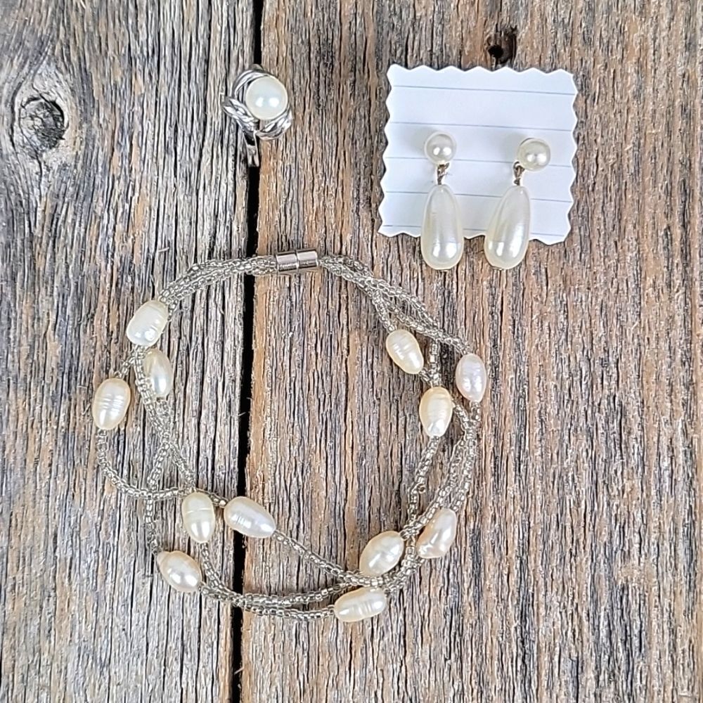 Pearl jewelry bundle 3 pieces